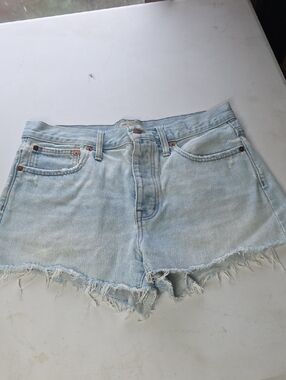 Madewell Relaxed Denim Shorts in Cedarcroft Wash 28